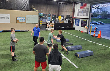 Defensive Inside and Outside Linebackers Football Training via Group Classes in Kansas City Missouri at Kansas City Athlete Training Football Academy offering Athletic Sports Performance Training for both youth and high school athletes.