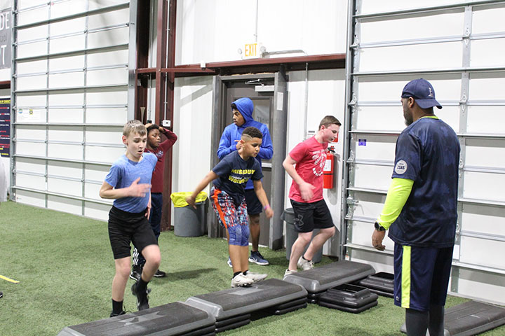 Advanced Training Class by Kansas City Athlete Training Athletic Sports Performance for both youth and high school athletes with group classes and private training along with football camps and speed and agility classes for all sports and athletics in Kansas City Missouri