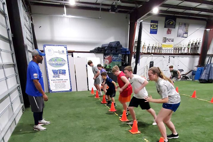 Advanced Training Class by Kansas City Athlete Training Athletic Sports Performance for both youth and high school athletes with group classes and private training along with football camps and speed and agility classes for all sports and athletics in Kansas City Missouri